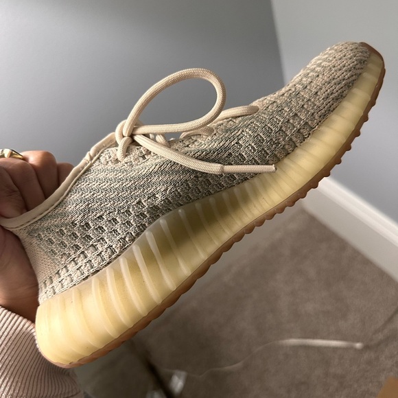 adidas Yeezy Boost 350 V2 | Citrin (Non-Reflective) - Picture 7 of 9